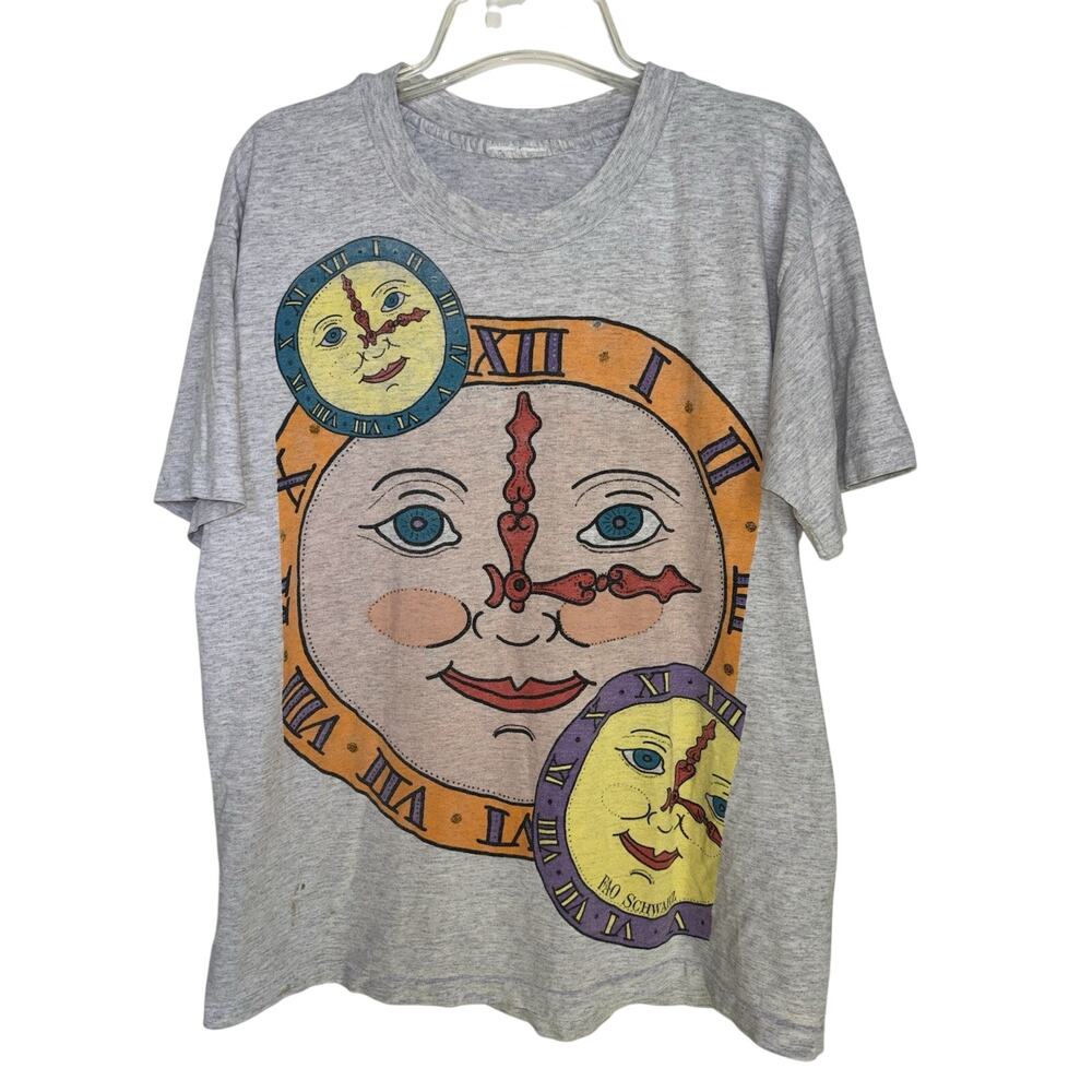 RARE Vtg 90s Fao Schwartz Clock Face Single Stitch Graphic Tee Sun Moon